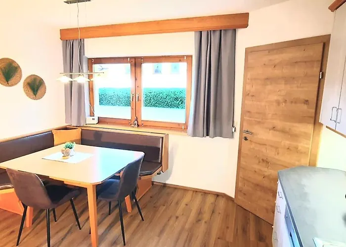 Peer * ノイシュティフト・イム・シュトゥーバイタール